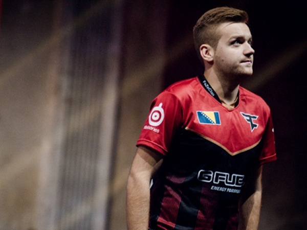 LCK焦点之战：T1 2比1击败DK