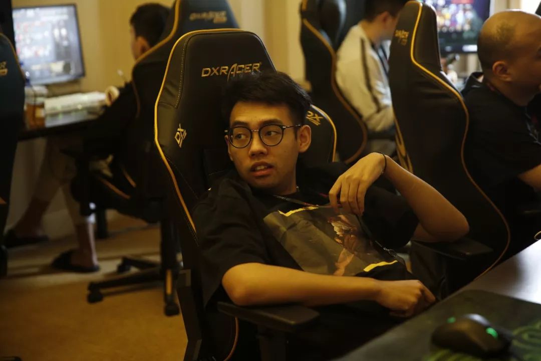 JUGi 重返 Valorant ：前CS职业选手的新篇章