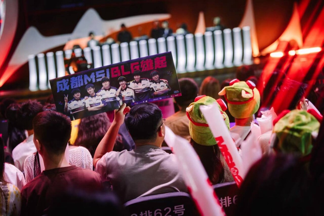 s1mple大丰收，NaVi今年斩获8座冠军