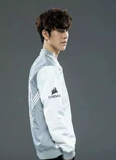 Kakao Viego 完全击败 Leyan ，Qianjue Xiaocaobao 变成了血泵， Puff 战队首先拿到了赛点