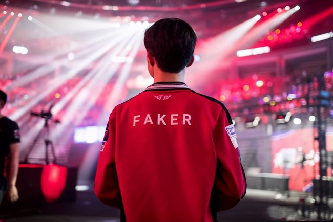 TES发布赛季总结：我们制心一处，便能无事不办