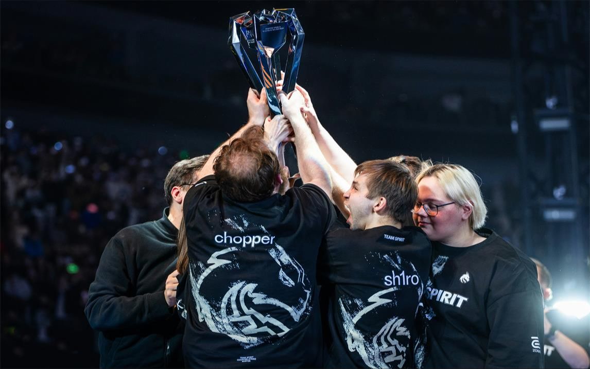 Uzi ： 我很高兴今天能见到这么多老朋友。